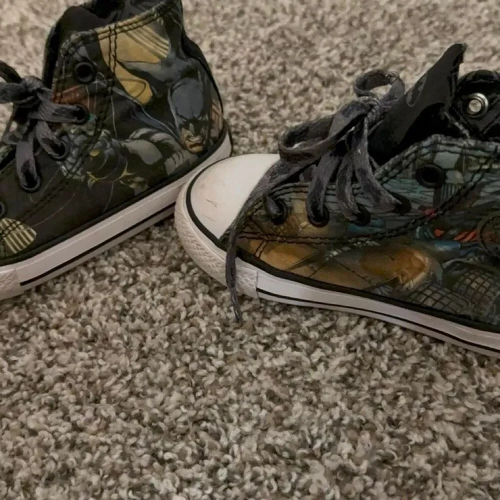 Converse Chuck Taylor Batman DC Comics High Top Sneakers Kids Size 6c